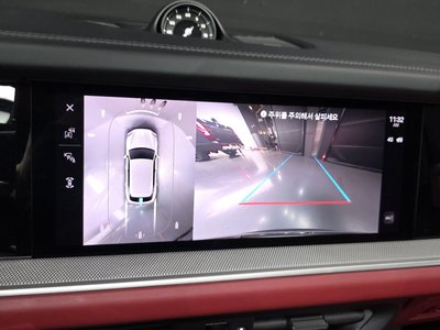2025 Porsche CAYENNE thumbnail 15