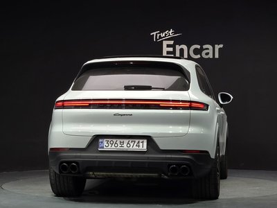 2025 Porsche CAYENNE 照片 4