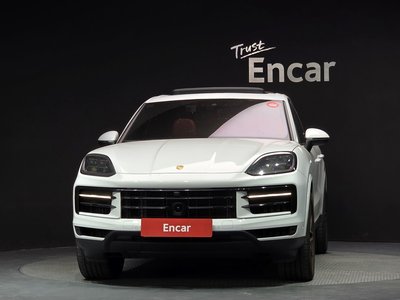 2025 Porsche CAYENNE 照片 2
