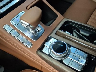 صورة 10 لـ 2021 Genesis G90