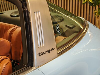 PORSCHE 911 TARGA - 9