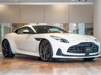 ASTON MARTIN DB12 - 8