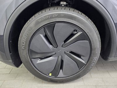 TESLA MODEL Y - 6