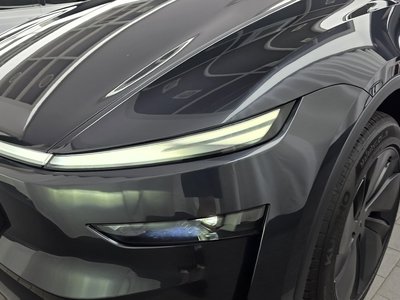 TESLA MODEL Y - 9