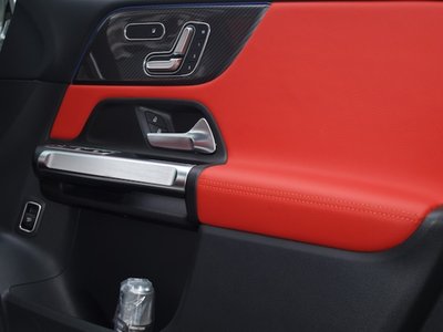 2025 Mercedes-BENZ GLB — миниатюра 13