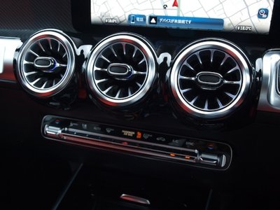 2025 Mercedes-BENZ GLB — миниатюра 23