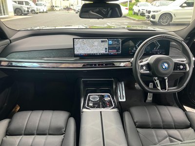 2025 BMW I7 缩略图 13