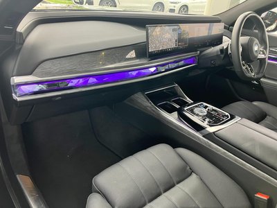 2025 BMW I7 缩略图 74