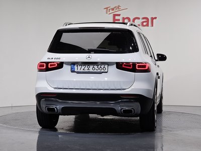 MERCEDES-BENZ GLB - 4