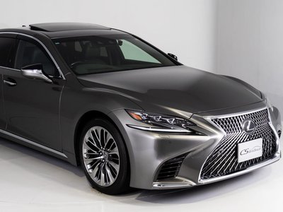 LEXUS LS - 6