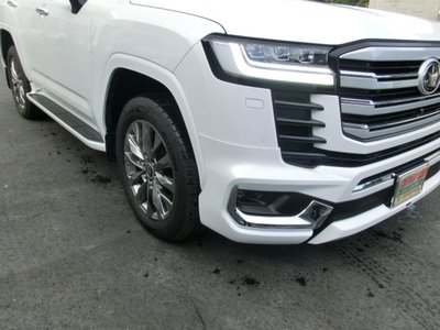 TOYOTA LAND CRUISER 300 - 7