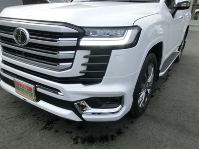 TOYOTA LAND CRUISER 300 - 9