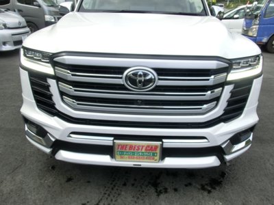 TOYOTA LAND CRUISER 300 - 8