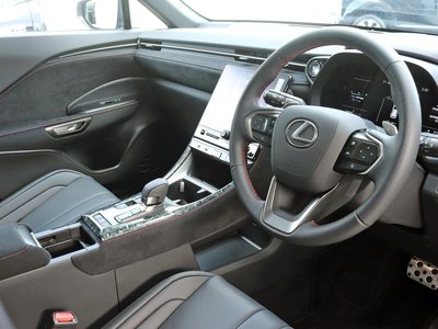 LEXUS LBX - 10