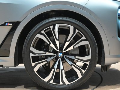 2024 BMW X7 缩略图 37