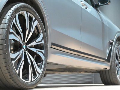 2024 BMW X7 缩略图 19