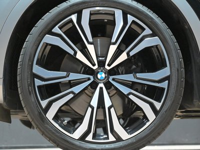2024 BMW X7 缩略图 17