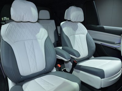 2024 BMW X7 缩略图 21