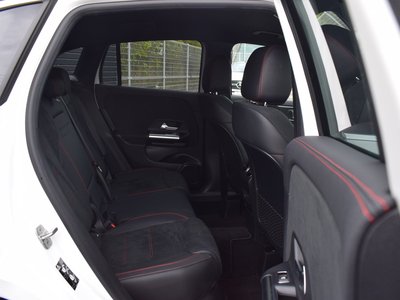 MERCEDES-BENZ GLA - 3