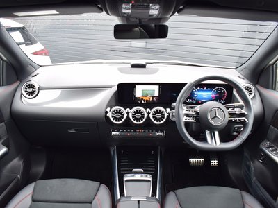 MERCEDES-BENZ GLA - 4