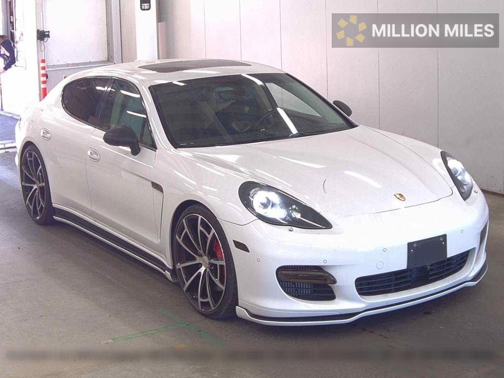 PORSCHE PANAMERA - View 1