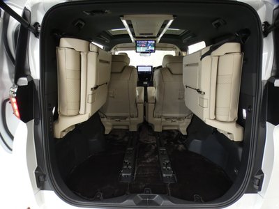 2023 Toyota ALPHARD — фото 10