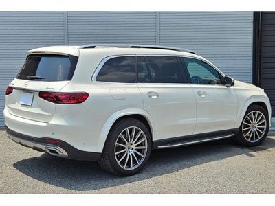 2024 Mercedes-BENZ GLS photo 2