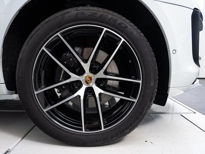 PORSCHE MACAN - 7