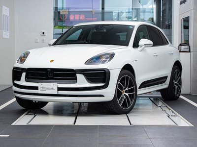 PORSCHE MACAN - 1