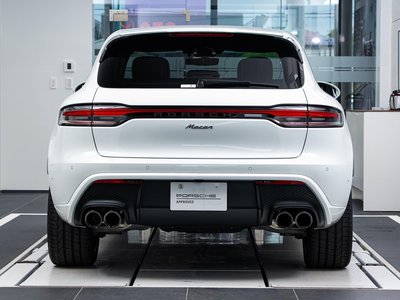 PORSCHE MACAN - 4