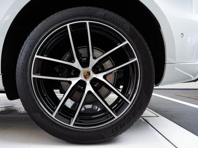PORSCHE MACAN - 5