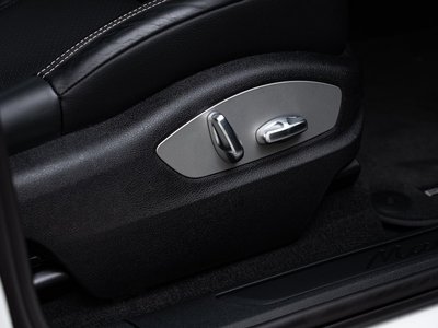 PORSCHE MACAN - 10