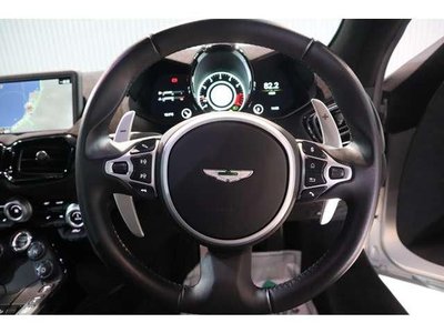 ASTON MARTIN VANTAGE - 8