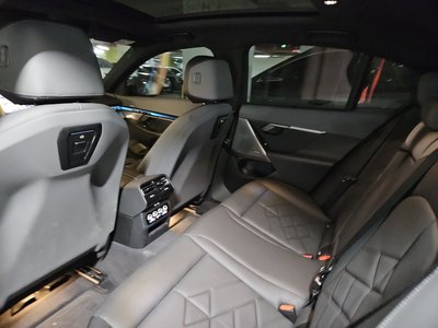 2025 BMW 5 SERIES 照片 6