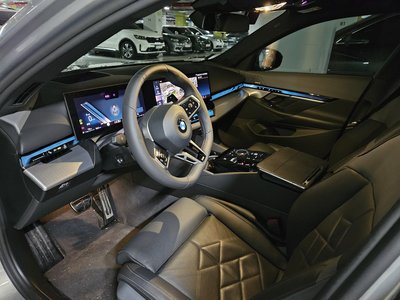 2025 BMW 5 SERIES 照片 3
