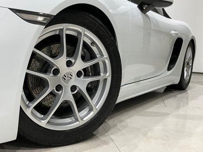 صورة 7 لـ 2019 Porsche 718