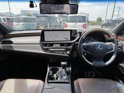 صورة 2 لـ 2024 Lexus ES