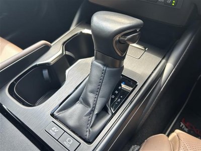 2024 Lexus ES — миниатюра 16