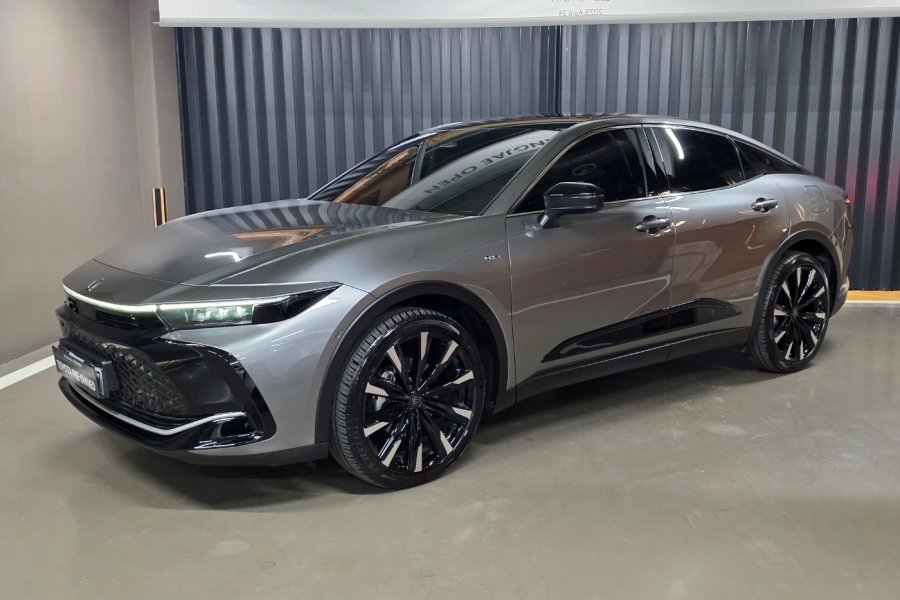 TOYOTA CROWN CROSSOVER - View 1