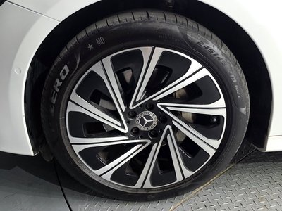MERCEDES-BENZ E-CLASS - 6
