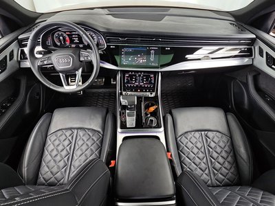 AUDI Q8 - 5
