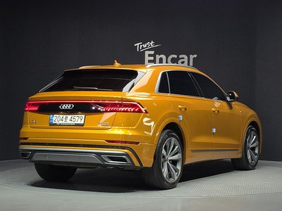 AUDI Q8 - 3