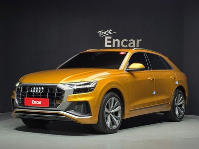 AUDI Q8 - 1