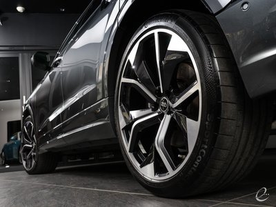 صورة مصغرة 43 لـ 2024 AUDI RS Q8