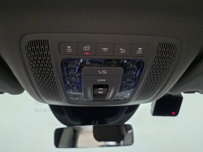 2025 Mercedes-BENZ GLE — миниатюра 17