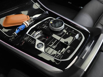 صورة 9 لـ 2025 BMW X5