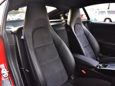 PORSCHE 718 CAYMAN - 4