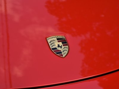 PORSCHE 718 CAYMAN - 8