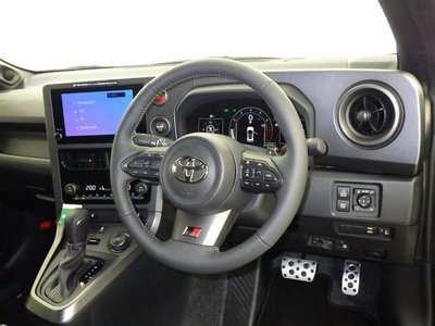 TOYOTA GR YARIS - 8