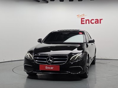MERCEDES-BENZ E-CLASS - 2